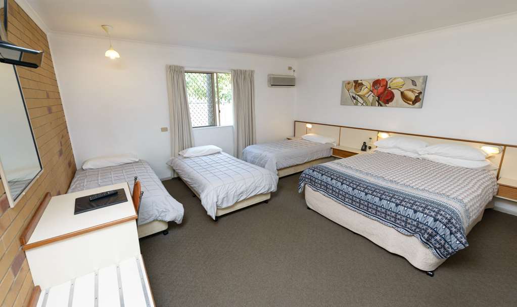Wild Scotsman Motor Inn Gin Gin Qld Quarto foto